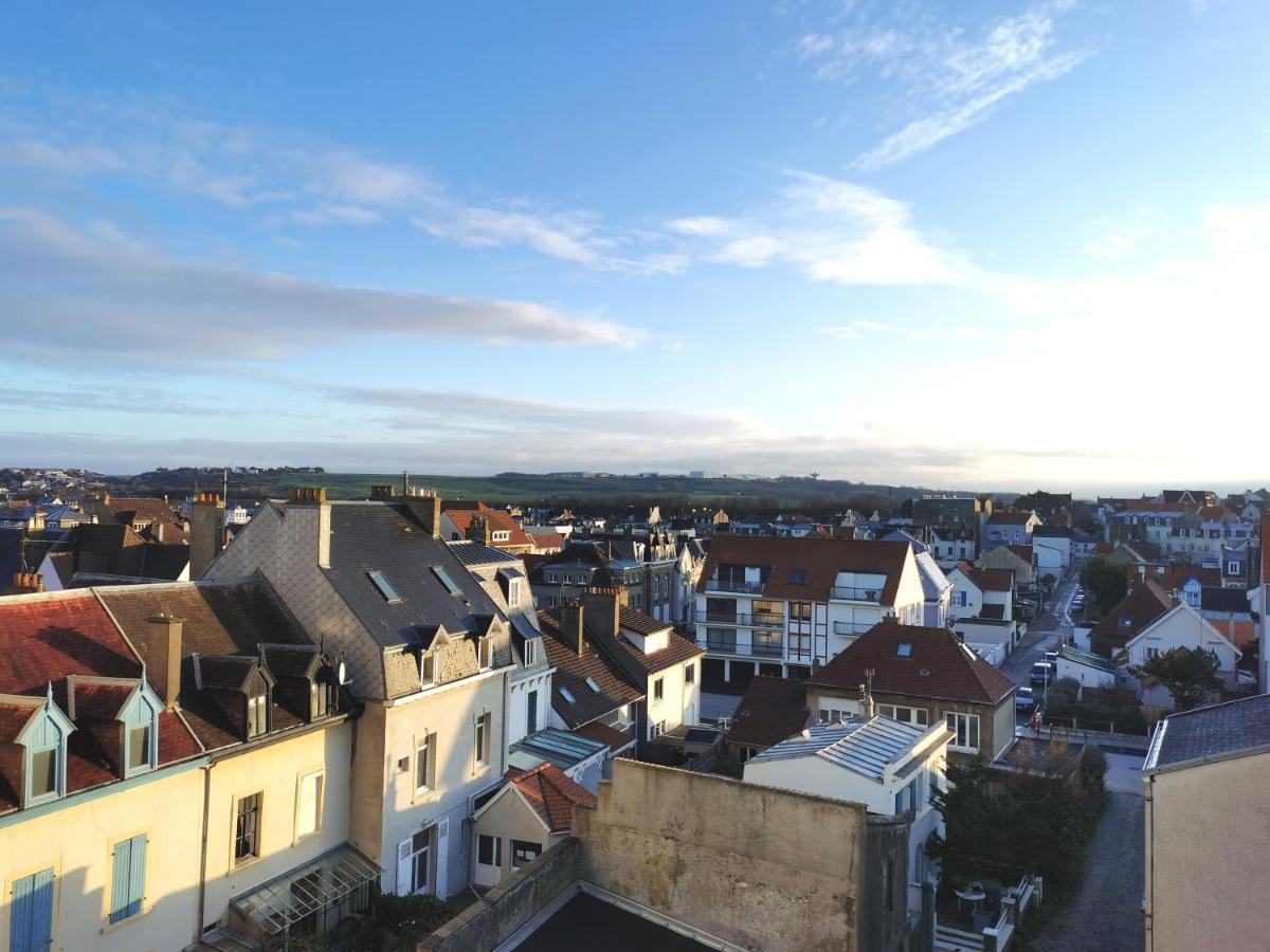 Une Pause Sur La Digue Wimereux Kültér fotó